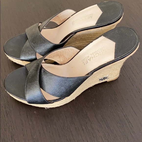 Michael Kors - Picture 2 of 2